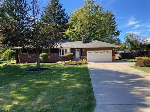 8260 Craig Ln, Broadview Heights, OH 44147