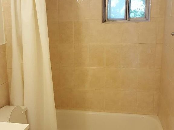 5th image of 9 William St APT 2