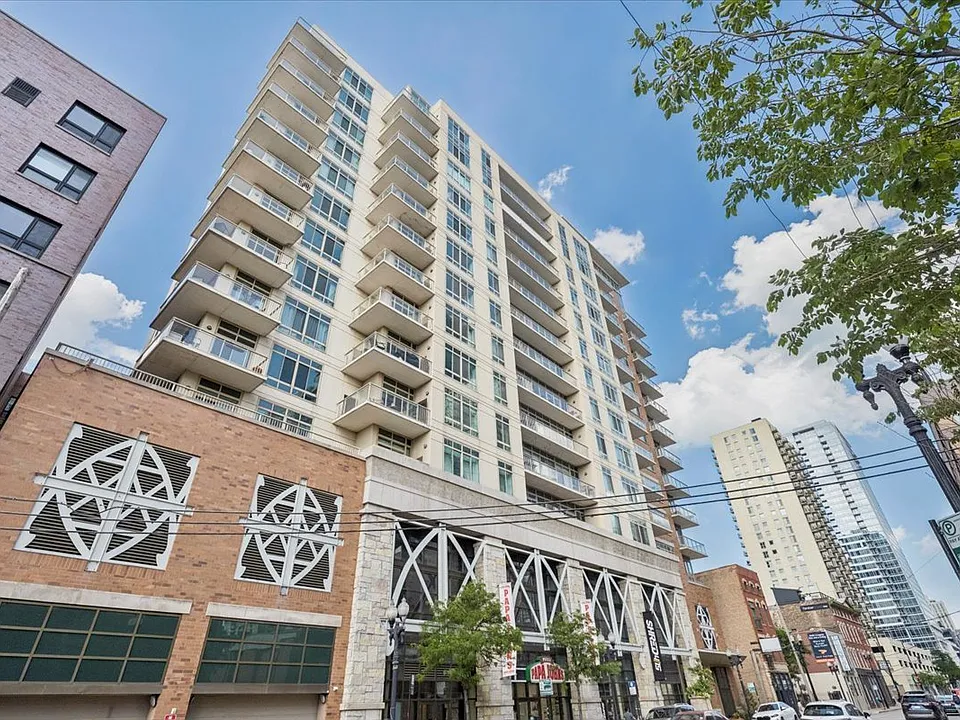 230 W Division St #602
