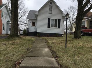 1217 S Main St, Hillsboro, IL 62049
