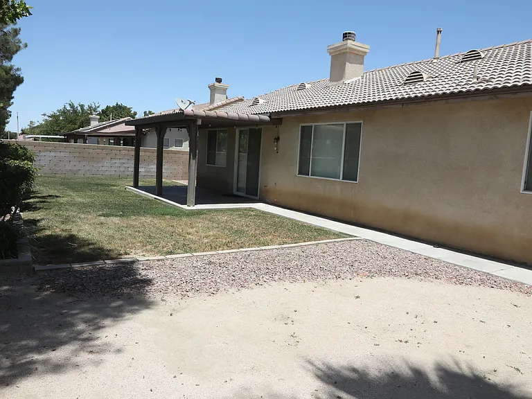 45713 Coventry Ct — Photo 15