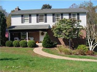 4071 Briarwood Dr, Jeannette, PA