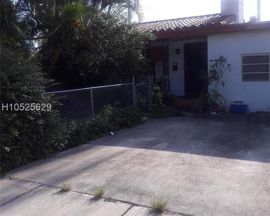 1st image of 16050 NE 12th Ave