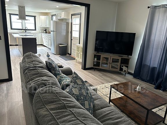 5th image of 1106 Buffalo St