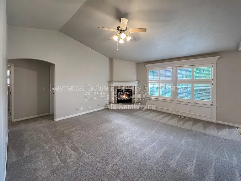 2403 E Indian Creek Dr — Photo 4