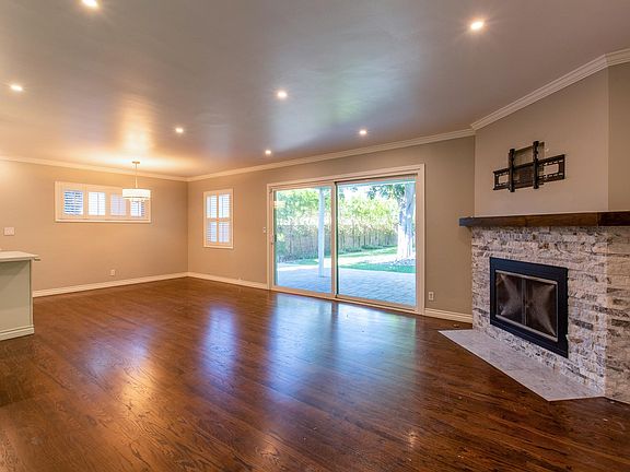 3rd image of 6117 Laurelgrove Ave
