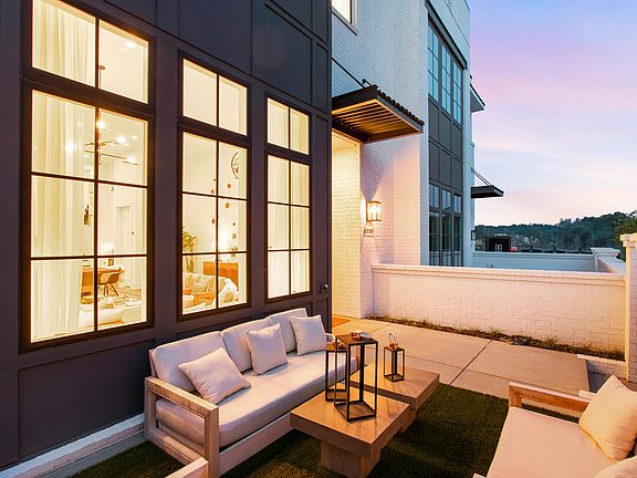 Photos are of model home, not actual home. Features may vary.