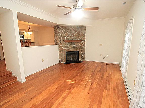 5th image of 106 Founders Ct