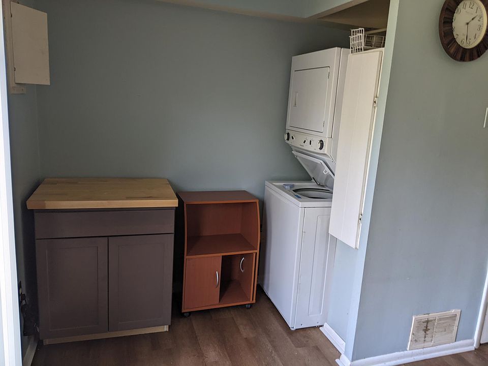 1st image of 566 Belmawr Pl