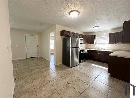 3rd image of 939 28th Ave S