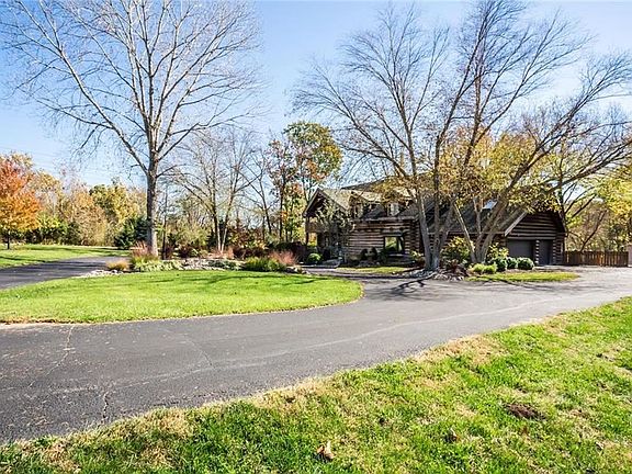 5th image of 15221 Midland Dr