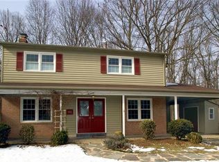 9004 Barb Anne Ct, Springfield, VA 22152