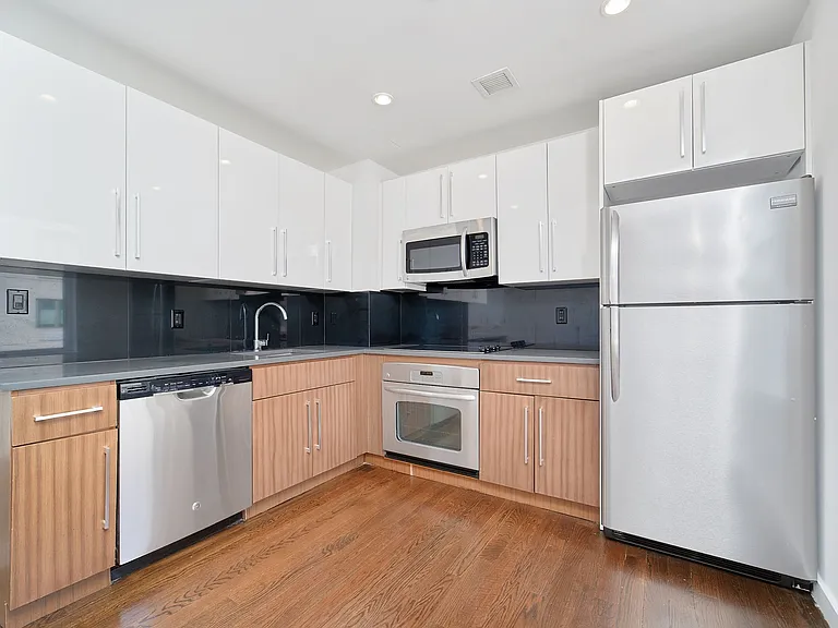 1209 Dekalb Ave #523 — Photo 8