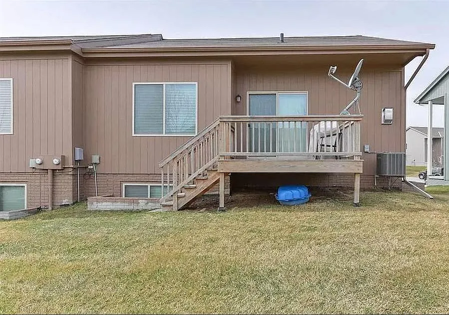 3 bed, 1603 sqft, $2,150 — Photo 2