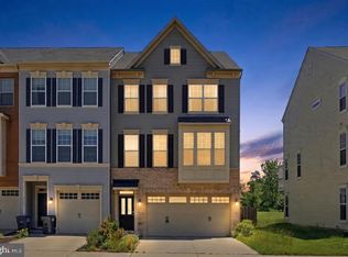 25284 Arrowroot Ter, Chantilly, VA 20152