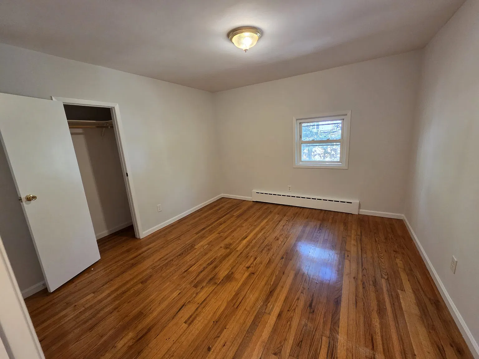 3 bed, 850 sqft, $3,000 — Photo 2