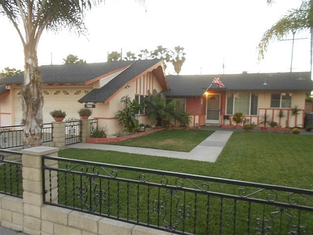 1st image of 7951 Gardenia Dr