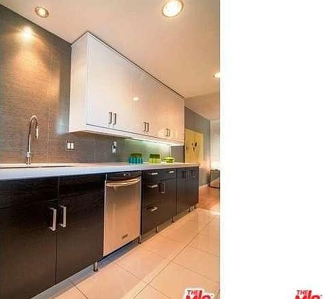 4th image of 8550 Holloway Dr APT 405