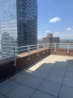 Rented by Bozzuto Management | media 26