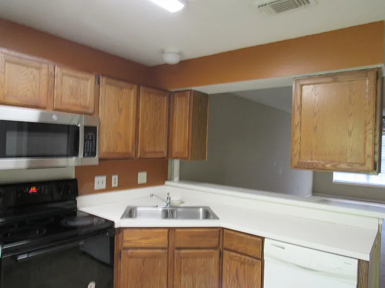 109 Reserve Cir #113 — Photo 35