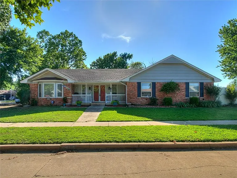 2308 Houston Ave — Photo 14