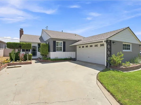 11804 Wilkie Ave, Hawthorne, CA 90250