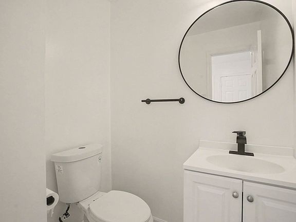 3rd image of 14805 Strawberry Ln