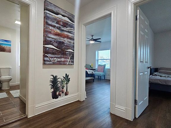 2nd image of 1820 W 22nd St #2