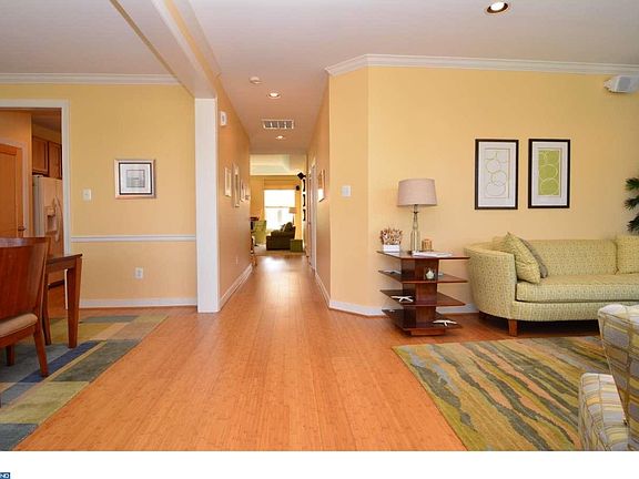 5th image of 33297 W Edgemoor St