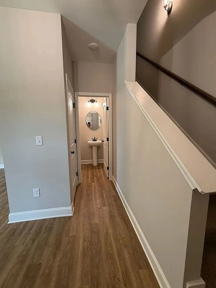 3 bed, 2.5 bath, 1732 sqft, $1,800 — Photo 4