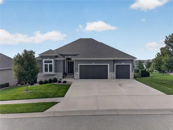 12827 W 172nd Ter, Overland Park, KS 66221