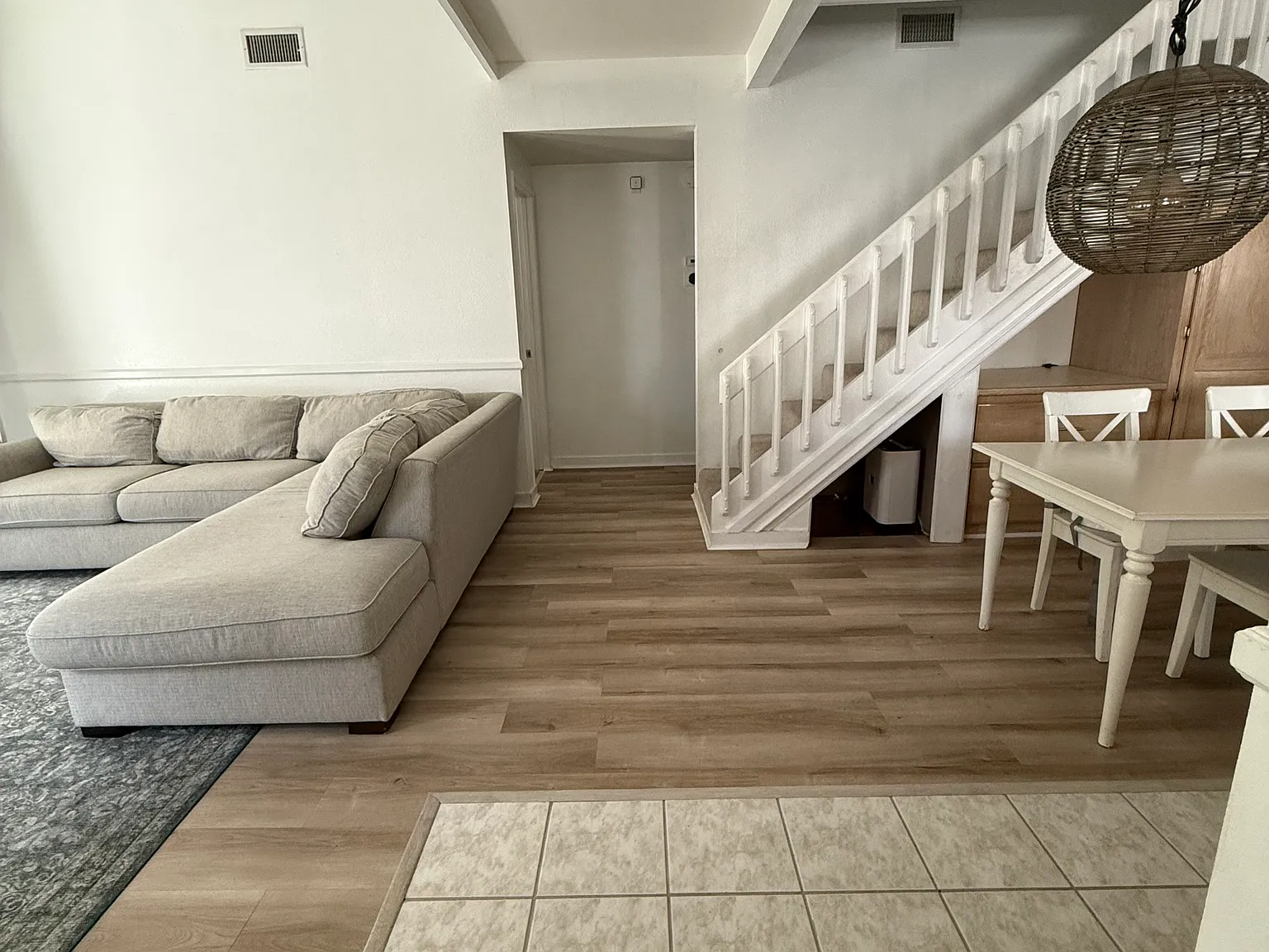 2 bed, 1010 sqft, $3,900 — Photo 3