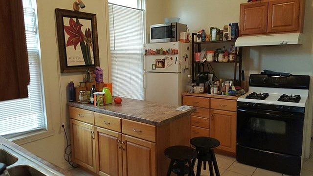 2nd image of 346 W 29th Pl #2