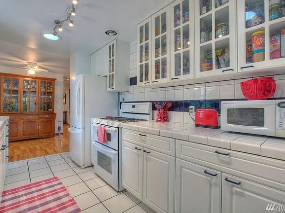 5th image of 6113 88th St SW
