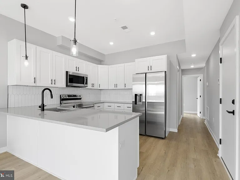 919 N 15th St #3 — Photo 6