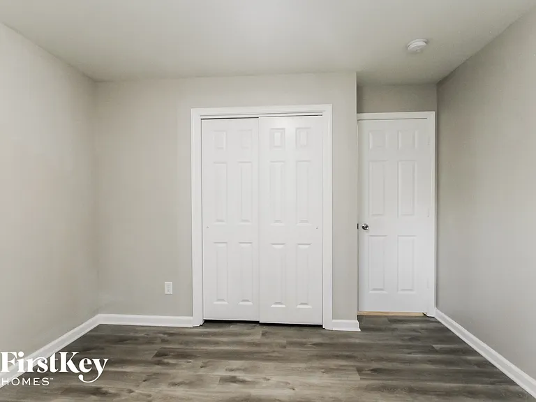 410 Grovewood Dr — Photo 8