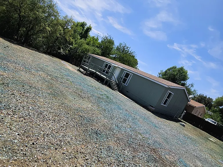 4065 E Aztec Rd — Photo 2