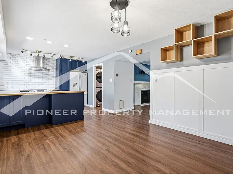 655 S Xenon Ct — Photo 6