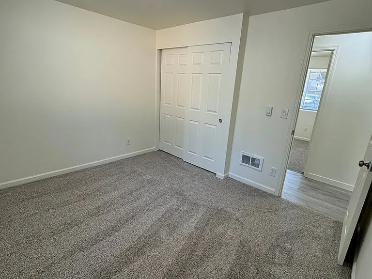 18863 SE 269th St — Photo 16