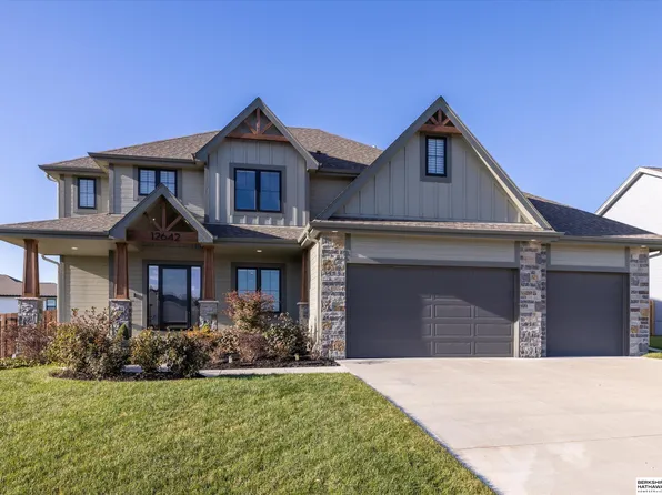12642 Carpenter St, Papillion, NE 68046