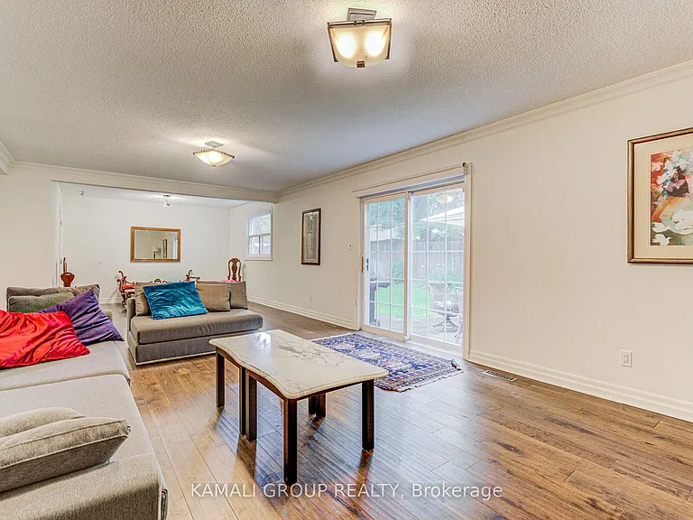 5 Caravan Dr — Photo 15