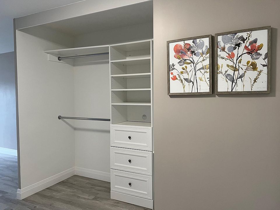Entrance (Closet sliding door has been installed)