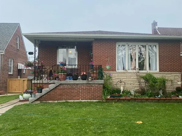 2139 Davis Ave, Whiting, IN 46394