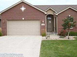 7509 Kentwell Ln, Lincoln, NE 68516