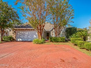 2543 Rue Palafox, Biloxi, MS 39531