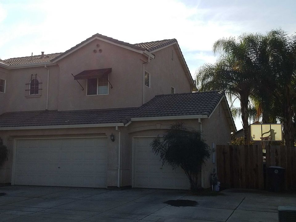2nd image of 1315 Primavera Ave