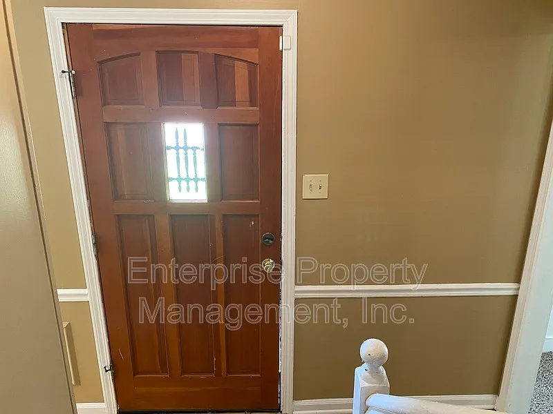 4 bed, 2.5 bath, 2008 sqft, $1,875 — Photo 4