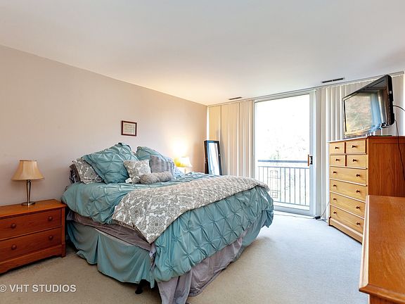 3rd image of 1811 Four Lakes Ave APT 4A