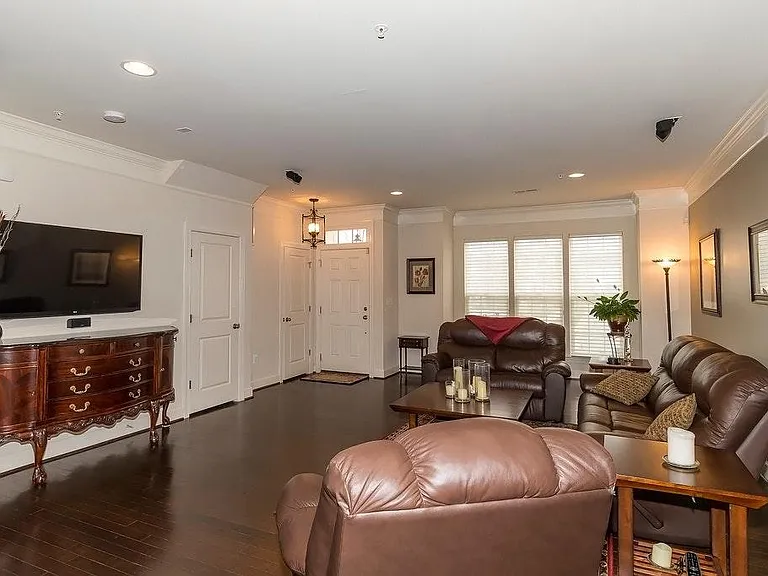 7870 Tilghman St — Photo 22