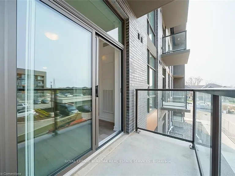 460 Dundas St E #230 — Photo 21